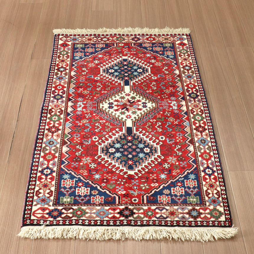 部族絨毯　イラン南部ヤラメ　 128&times;79cm トライバルラグ　細かな爪を持つ３つのドラゴンモチーフ｜ガラタバザール（キリム＆ラグ）