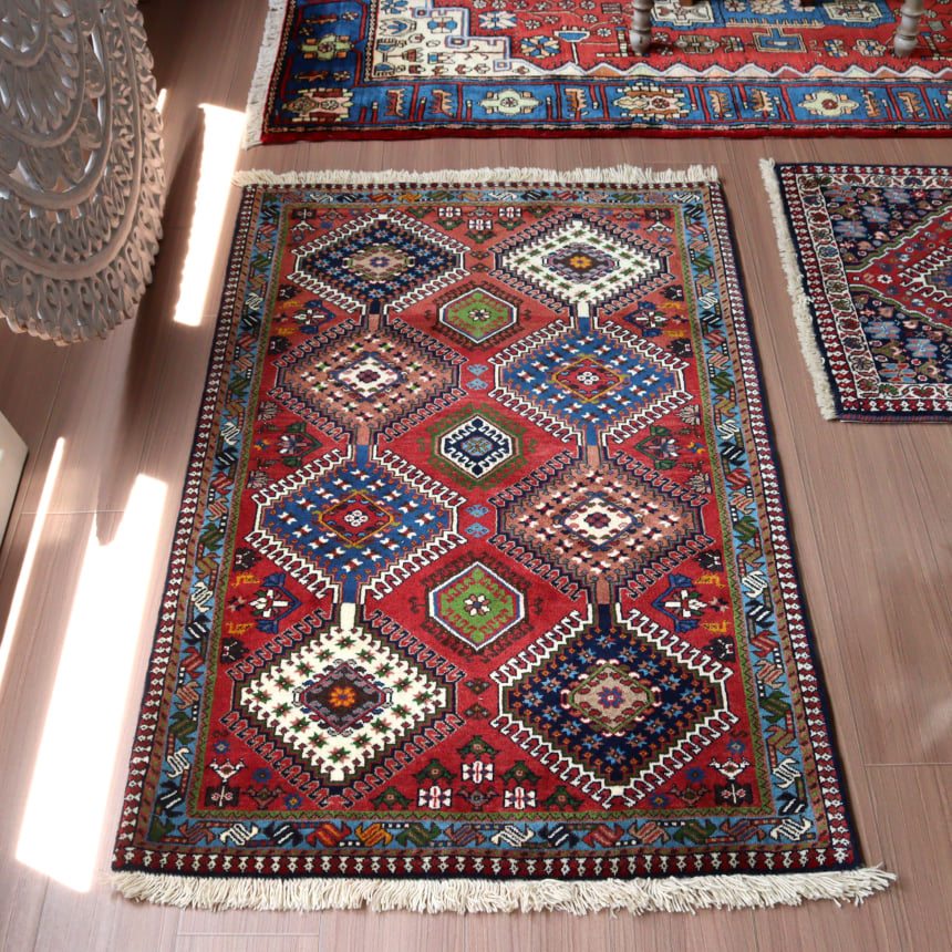 【15%OFFクーポン対象】部族絨毯 イラン南部 ヤラメ 127×80cm 連なるメダリオン