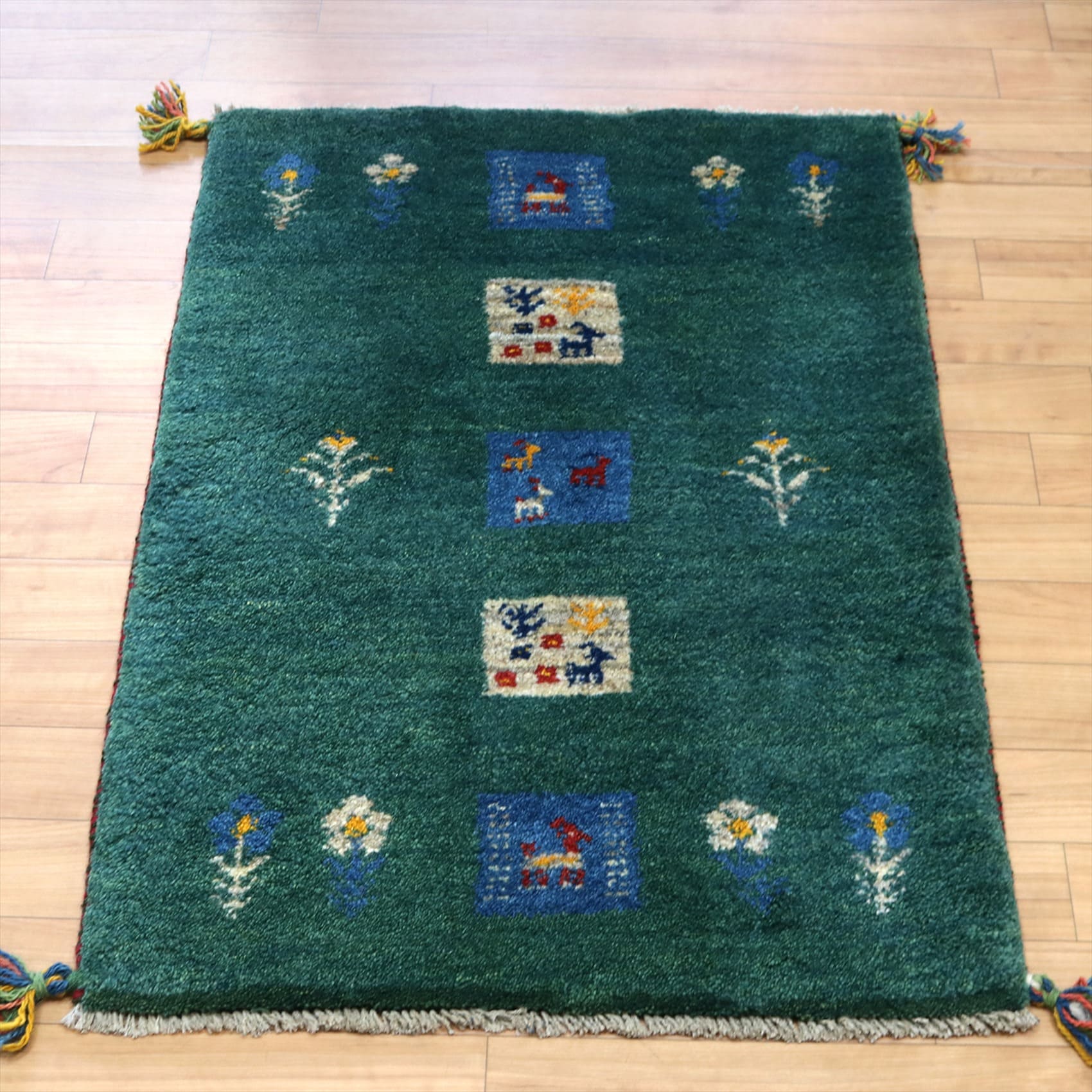 ギャッベ 玄関マットサイズ 88&times;62cm グリーン｜ガラタバザール（キリム＆ラグ）