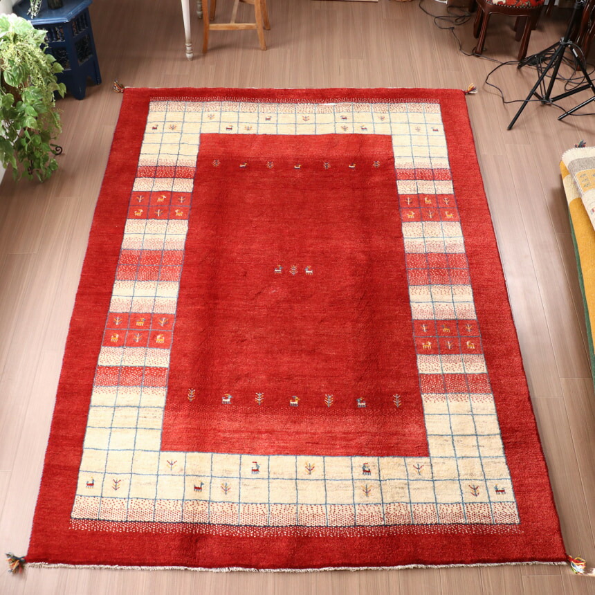 【15%OFFクーポン対象】ギャッベ　カシュガイ族の手織り 296×200cm レッド/ナチュラルアイボリー　タイル　植物と動物のモチーフ