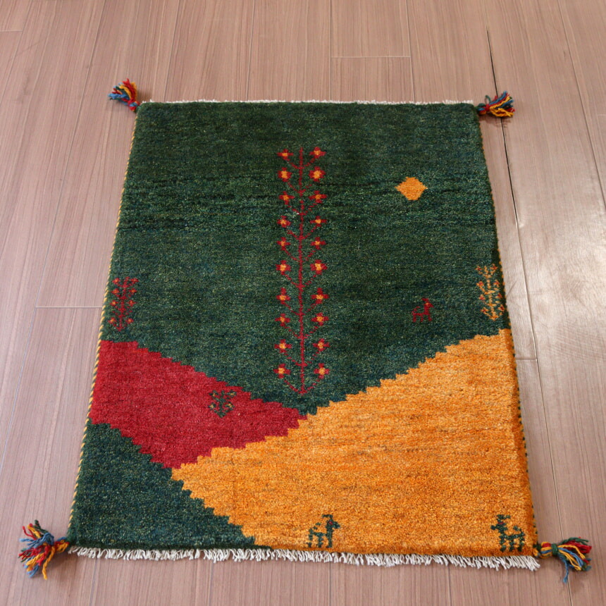 ギャッベ 手織り イラン産 88&times;62cm ミックス 生命の木｜ガラタバザール（キリム＆ラグ）