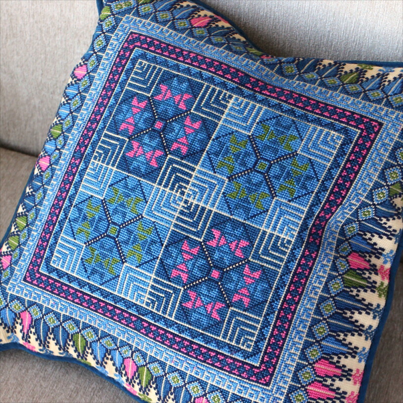 ギャッベパレスチナ刺繍のクッションカバー36 36cm緻密なモチーフ ブルー ピンク グリーン ガラタバザール キリム 雑貨 ギャッベパレスチナ刺繍のクッションカバー36 36cm緻密なモチーフ ブルー ピンク グリーン ガラタバザール キリム 雑貨