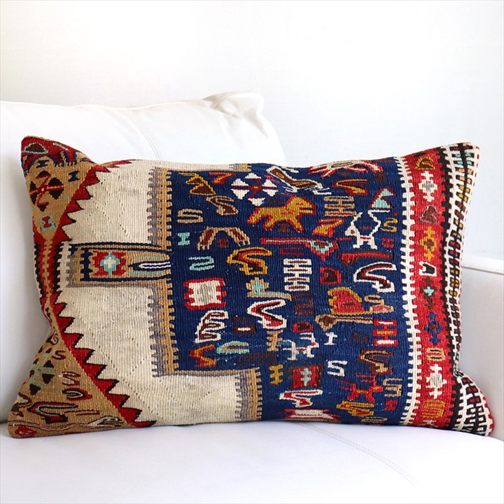 オールドキリムクッション・長方形 61&times;40cm セネ ヘビのモチーフ ビッグピロー Old Kilim　Lumbar Pillow｜ガラタバザール（キリム＆ラグ）