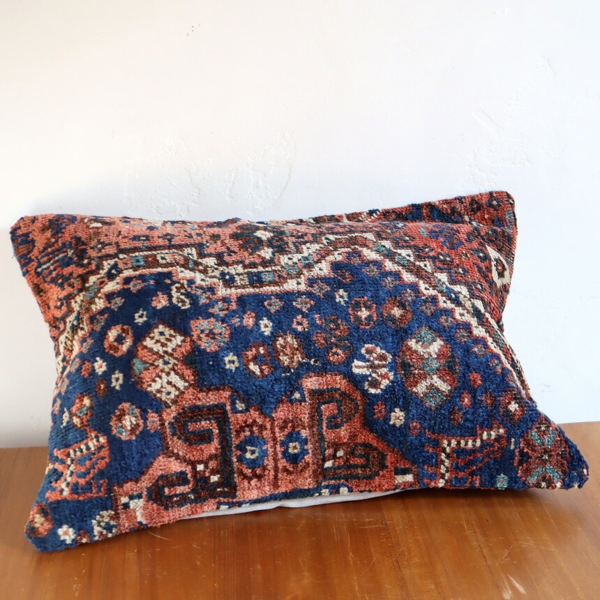 【15%OFFクーポン対象】アンティークラグ クッションカバー59×40cm カシュカイ族 手織り絨毯