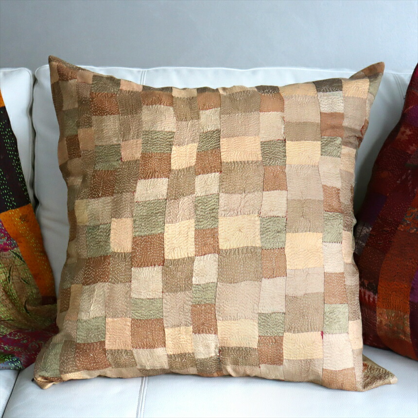 【10%OFFクーポン対象】カンタ刺繍　シルク　クッションカバー59×58cm モザイクパッチワーク　ベージュ＆ブラウン