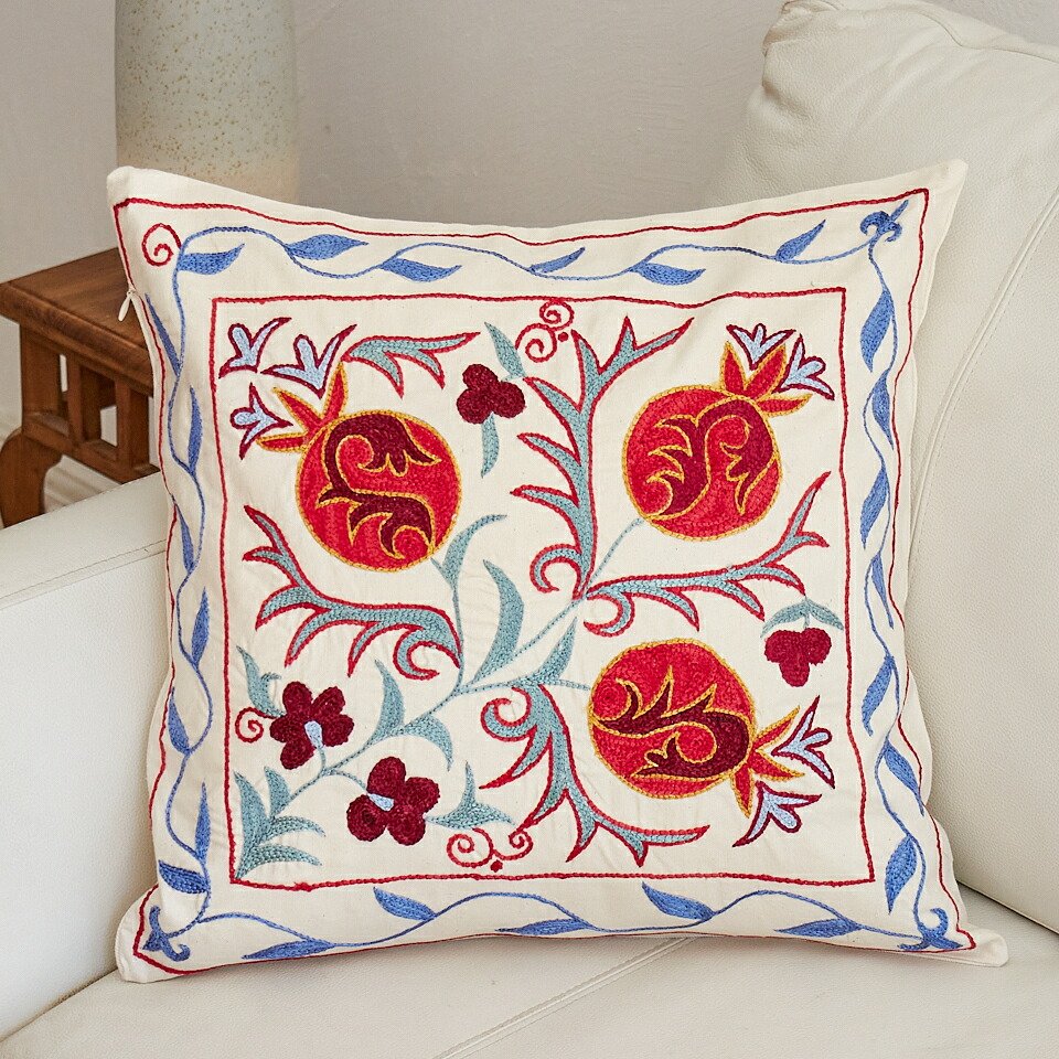 【15%OFFクーポン対象】スザンニ刺繍 クッションカバー 45×45cm ウズベキスタン　Suzani スザニ　ザクロの実 8,580円