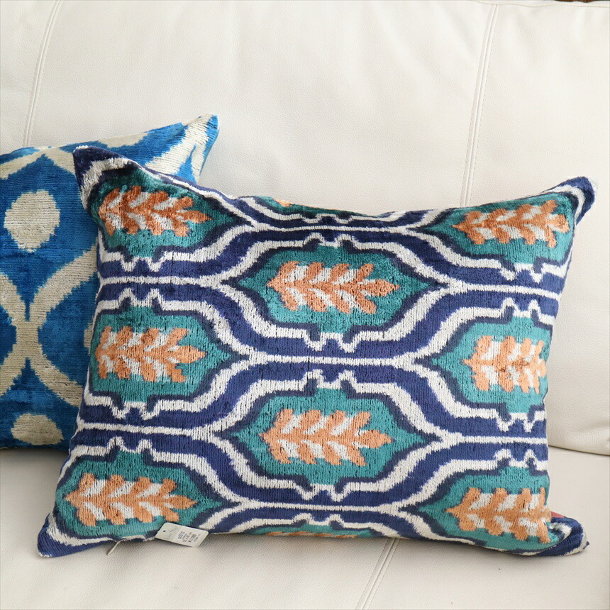 【15%OFFクーポン対象】アトラス ベルベットイカットクッションカバー　両面シルク50×38cm タイル柄　ブルーｘグリーン Silk Velvet Cushion - Double-Sided Design