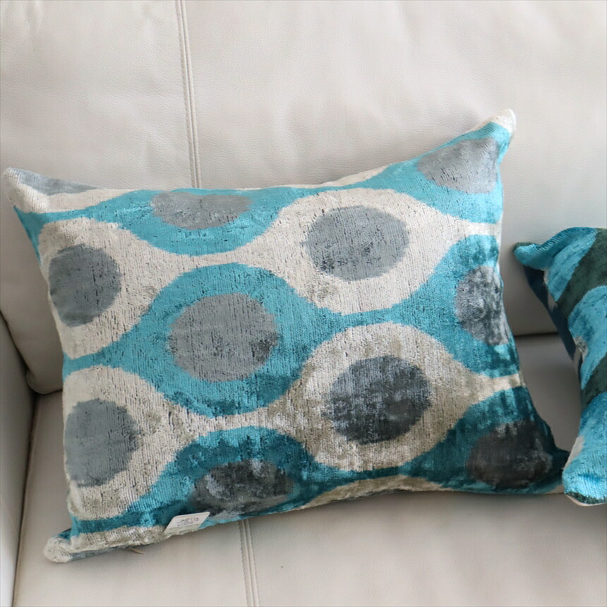 【15%OFFクーポン対象】アトラス ベルベットイカットクッションカバー　両面シルク50×38cm ブルーxグレー　ランタン柄 Silk Velvet Cushion - Double-Sided Design