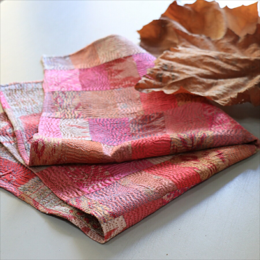 【10%OFFクーポン対象】カンタ刺繍 シルク ミニクロス61×55cm パッチワーク ピンクグラデーション　両面リバーシブル