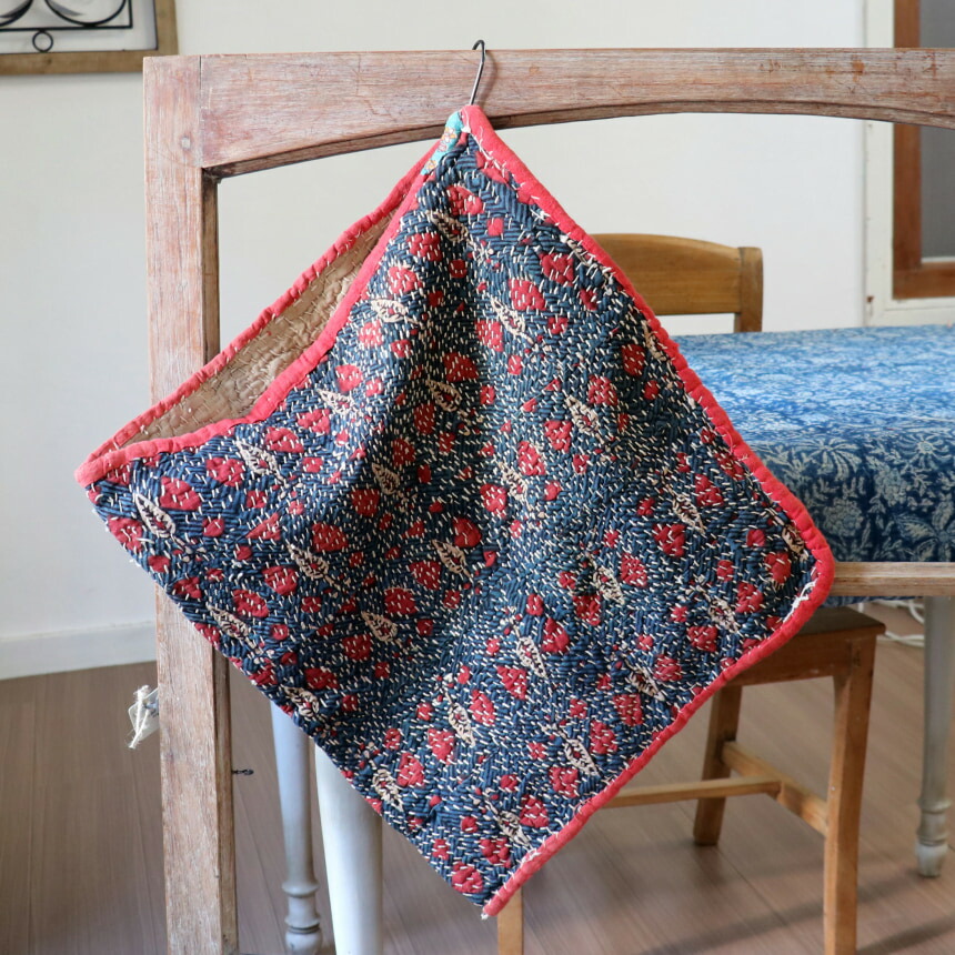 インド　ラリーキルト　カンタ　キリム　パッチワーク　ラグ　神様柄　激レア 楽天市場】カンタ刺繍 ラリーキルト インドの古布210×152cm