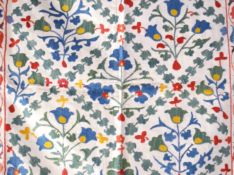 2021人気の ウズベキスタン スザンニ刺繍布 アンティークデザイン118×114cm<br>咲き誇る花 トレリス Suzani, Uzbekistan  Embroidary