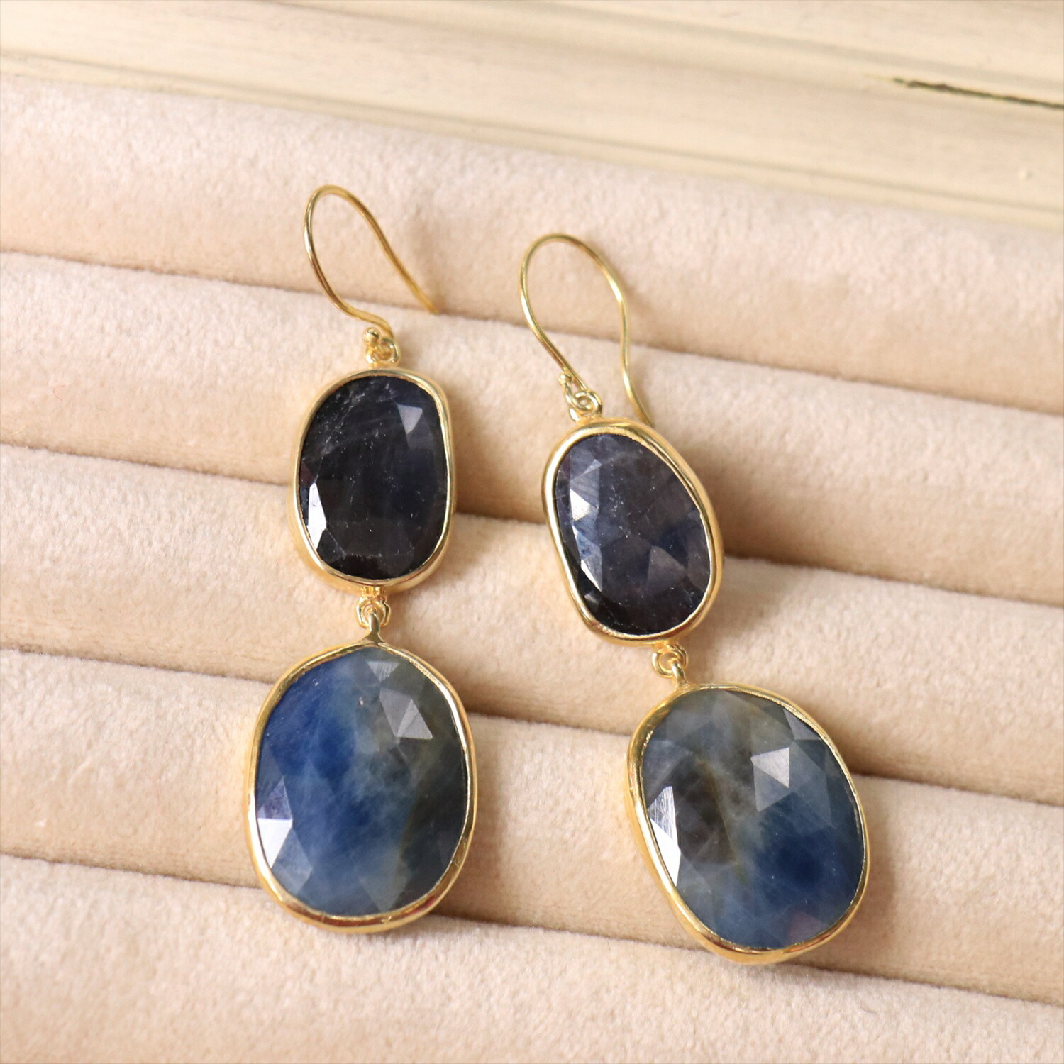 【10%OFFクーポン対象】ブルーサファイア 2粒のピアス シルバー925(18KGF) 【現品】sapphire & Silver earrings