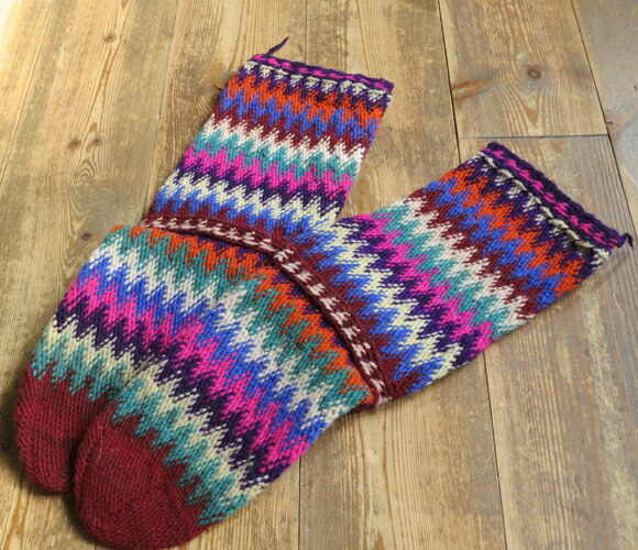 全国宅配無料 アンティーク トルコ手編みウール靴下マルチカラー ワインレッド カラフルなジグザグボーダー 26cm 格安 Mercurytechnologies Mn Com