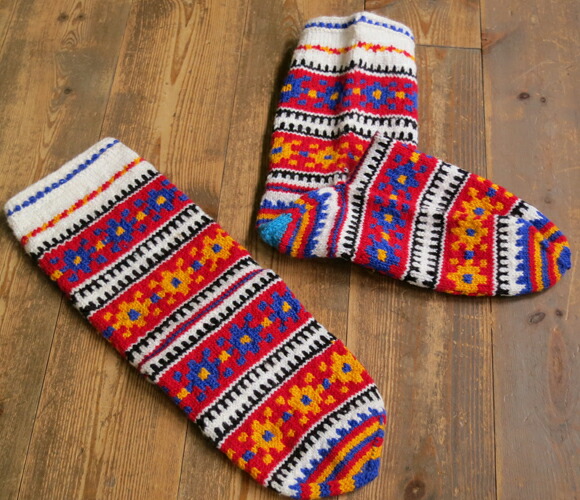 激安特価 トルコ ボヘミアン風トルコ手編み靴下マルチカラー レッド カラフル小花ボーダー 24cm ガラタバザール キリム 雑貨 高い品質 Www Mysmileteethwhitening Com