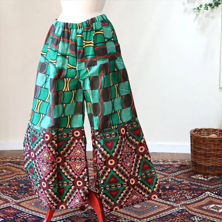 SALE アフリカン　ポップな花柄　ギャザーサロペット　コットン　着画あり SALE アフリカン ポップな花柄 ギャザーサロペット コットン 着