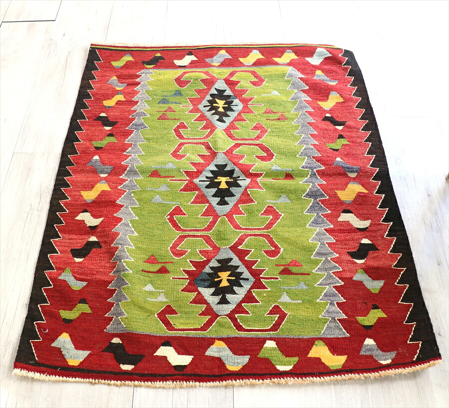 【15%OFFクーポン対象】オールドキリム エシュメ　チェイレキ121×101cm 雄羊の角を持つ３つのベレケット