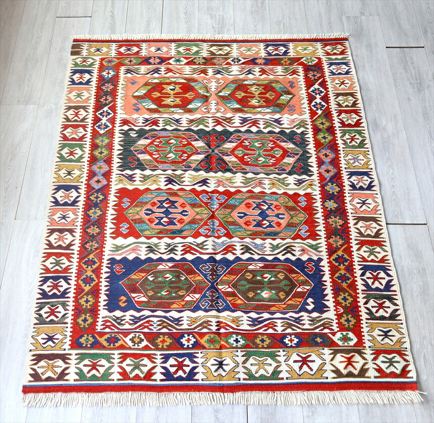 【15%OFFクーポン対象】トルコ手織りキリム・コンヤ草木染　セッヂャーデ172×139cm チュムラ　ソロモンの星のある六角形