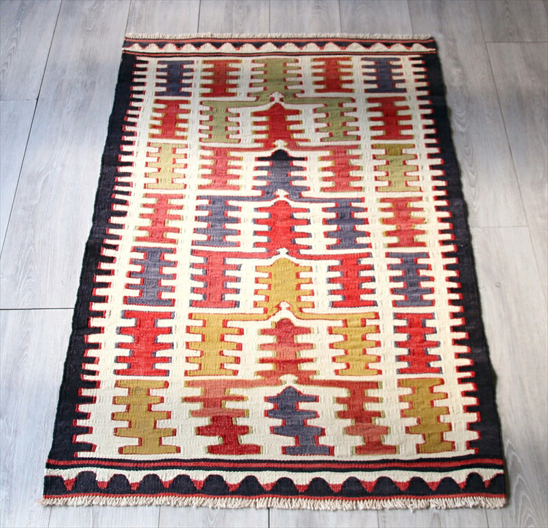 【15%OFFクーポン対象】オールドキリム コンヤ　チェイレキ130×80cm クシのモチーフが重なったミフラープ