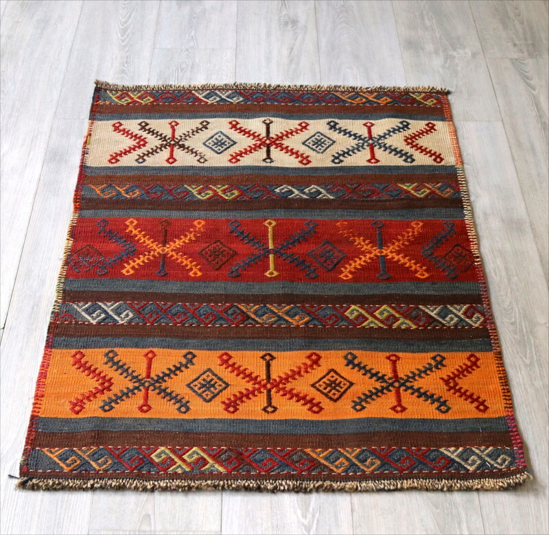 【15%OFFクーポン対象】オールドキリム シワス/ヤストゥク97×75cm レッド＆オレンジのボーダージジム