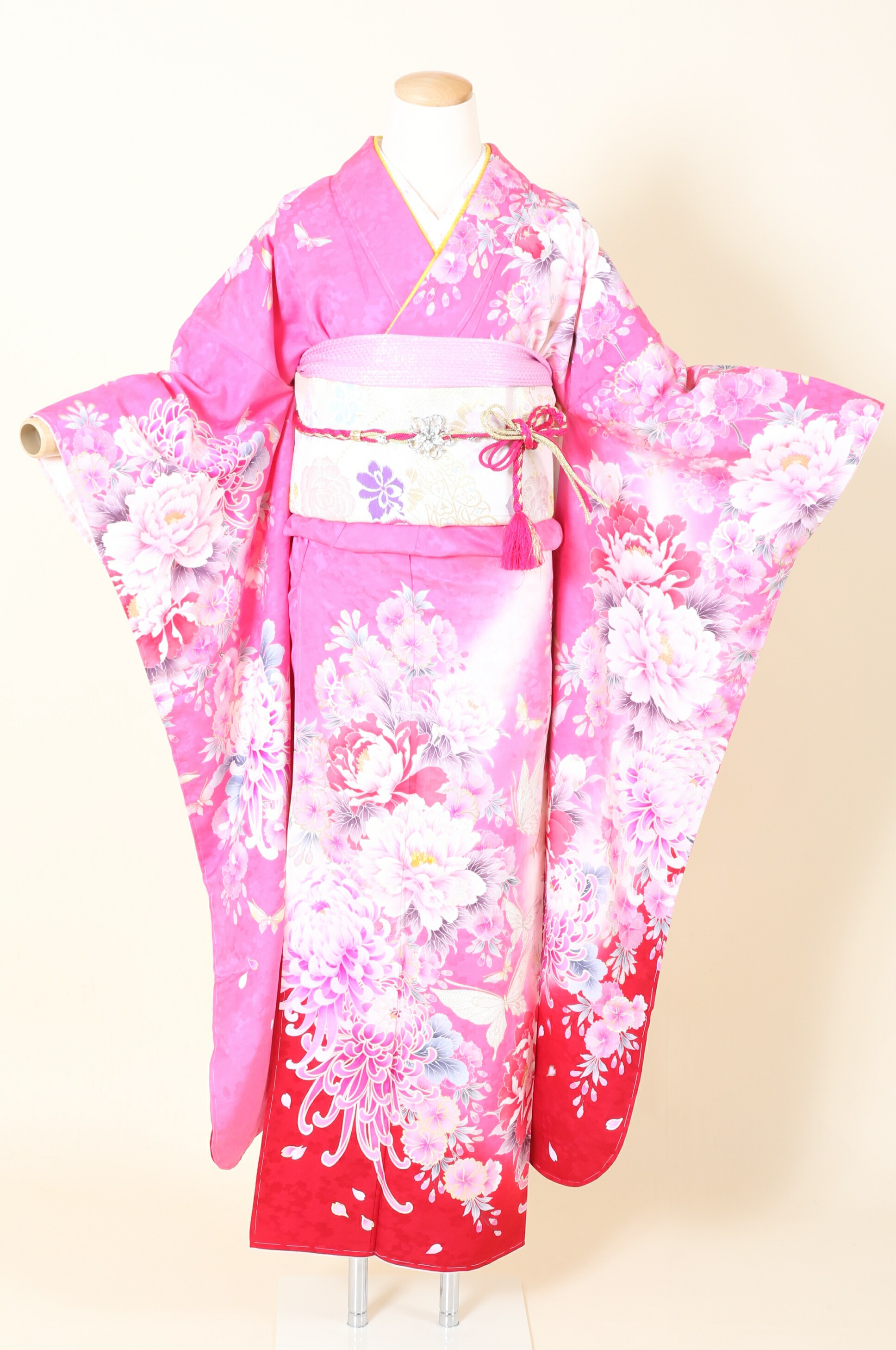 成人式振袖セット（長襦袢，草履なし）蝶と花模様 ⭐︎小柄さんに最終値下げ交渉します 楽天市場】【レンタル 送料無料】 成人式 正絹振袖フルセット