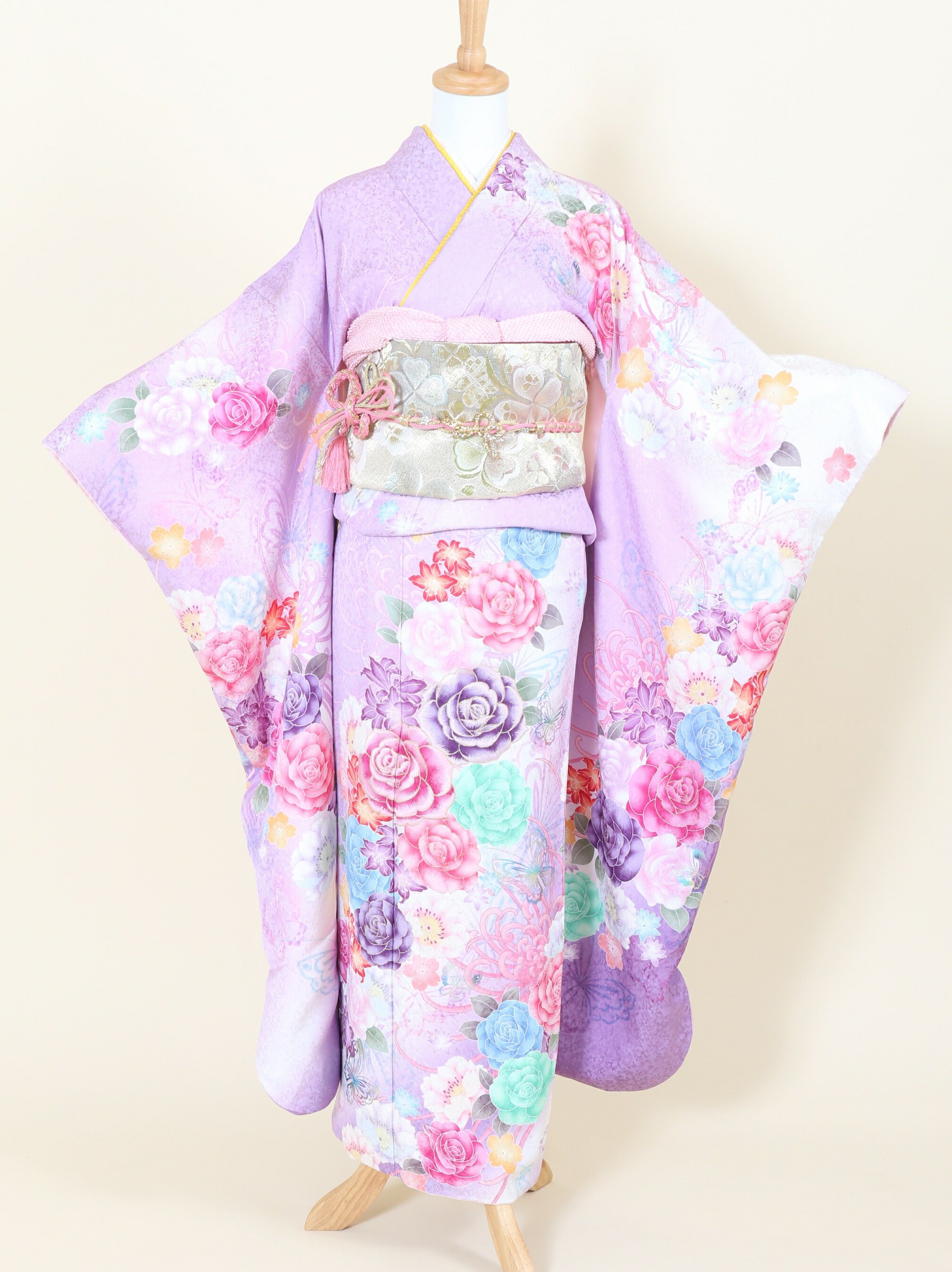 蝶と花が華やか　振袖フルセット　成人式前撮り結婚式　長襦袢は別売です♡ リンゴ様ご専用】華やか蝶と花 振袖フルセット 成人式謝恩会 長襦袢