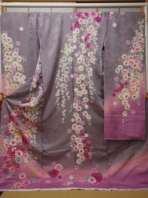 振袖　しだれ桜に百花繚乱　藤鼠色【振袖】【桜】【お仕立て込】【送料無料】【smtb-k】【ky】｜きもの処えりよし