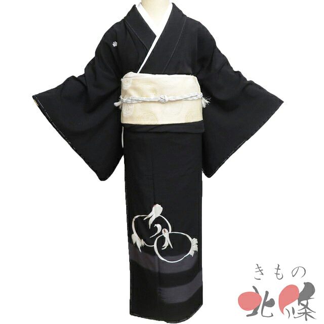 【 中古 】 特選 黒留袖 リサイクル着物 正絹 袷 フォーマル 五つ紋 蘇州刺繍 鶴の図 黒色 身丈159cm 裄66cm M A1332-7 [和服 結婚式 披露宴 親族衣装 式典 きもの kimono 送料無料 きもの北條]