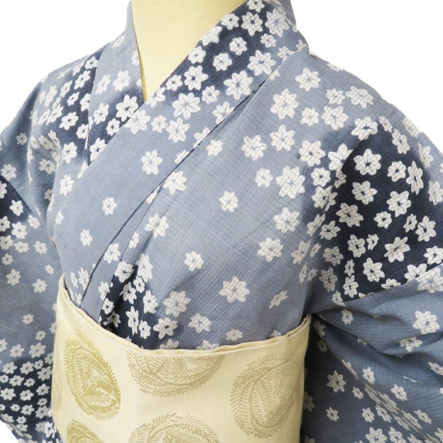 【 中古 】 夏物 小紋 浴衣 リサイクル着物 木綿 紅梅 カジュアル 花模様 灰色 身丈154cm 裄66cm S A997-8 [ ゆかた 洗える コスプレ 木綿 花火 祭り 夕涼み 送料無料 きもの北條]