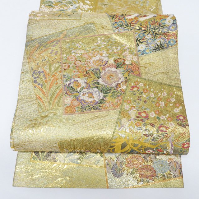 【 中古 】 丸帯 あさぎ リサイクル 正絹 フォーマル 仕立て上がり 全通 プラチナ本金箔 加賀名品百撰 色紙に花模様 箔糸 A1241-18 [丸帯 礼装 婚礼 花嫁衣裳 結婚式 和装婚 和装花嫁 和服 送料無料 きもの北條]