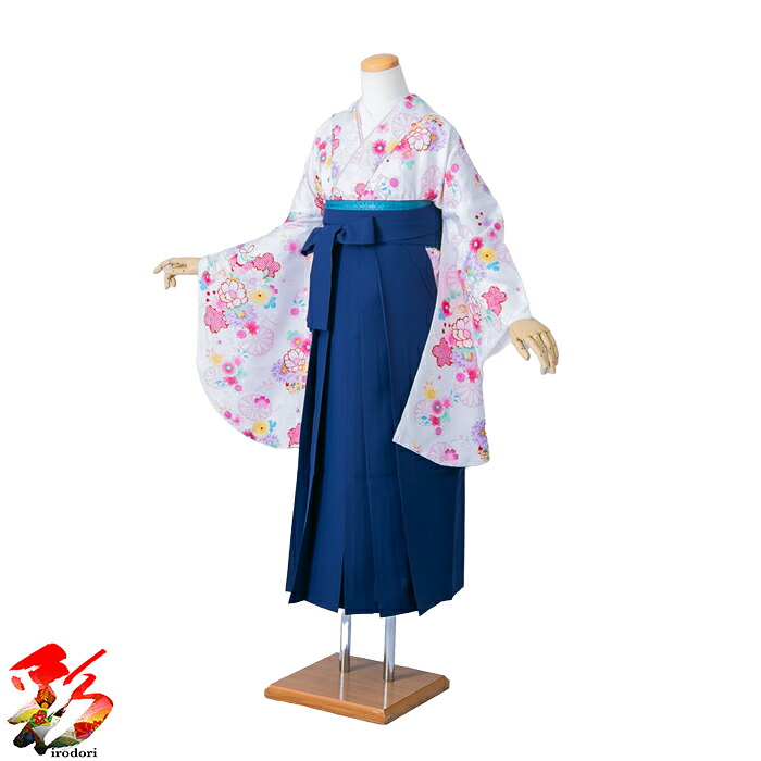 【レンタル】「彩り花に紺色袴」izm_i_s1053<br />卒業式 袴 レンタル 女 フルセット 大学 専門学校【往復送料無料】【新品足袋プレゼント】レンタル期間 4泊5日<br />