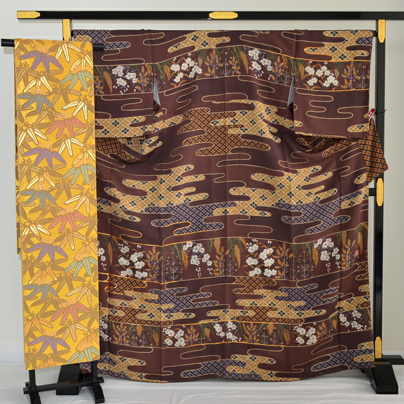 新品 訪問着 ２点セット 手描き友禅 作家物 花井幸子作 証紙 落款あり 逸品 上質 鬼しぼちりめん トールサイズ 身丈１６６，５cm 裄６８cm 煤竹色 金 黄土色 袋帯 唐織り 金色 竹文様 ちりめん 訪問着セット 着物 リサイクル店 着物屋 ネット 通販 送料無料 (01-03-35)