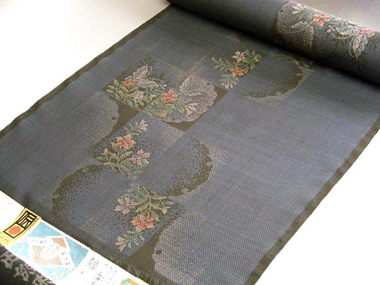 【反物】本場大島紬　地球印　奄美大島　正絹　藍染め　地空き 反物】本場大島紬 地球印 奄美大島 正絹 藍染め 地空き - メルカリ