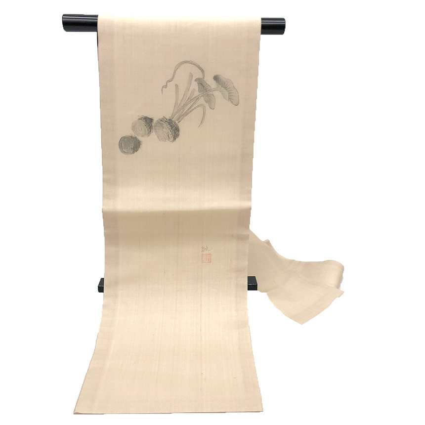 京やI583 正絹 紗 名古屋帯 九寸名古屋仕立てもの 夏の絹帯 夏のなごや帯 夏帯 盛夏・単衣兼用 紗名古屋帯 執筆者物 書き判有 手書き 染め帯 絹芭蕉 手書き九寸帯 夏九寸 二代目 純峰作 かぶ 蕪 お太鼓柄 心地好い～セミフォーマル 未当てはめる 新古品 貨物輸送無料