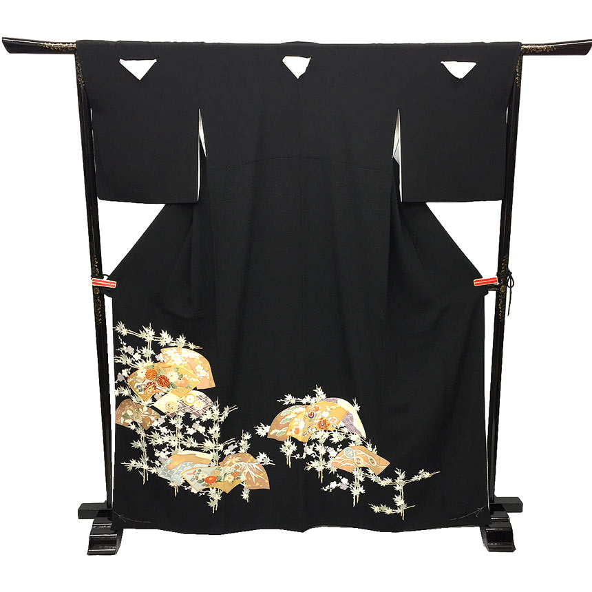 極上創業460年 千總 黒留袖 竹屋町刺繍 金駒刺繍 荒波 正絹 AK-3917 惹き込まれる和の優美さ 金駒刺繍光る黒留袖 惹き込まれる和の優美さ