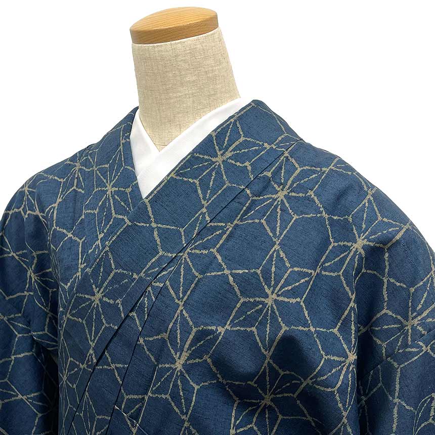 セール　京やG066　特選　紬　つむぎの着物　袷仕立て　紬　麻の葉文様　藍色　紺地　新同　仕立て上がり　美品　リサイクル着物　送料無料｜きもの館　京や