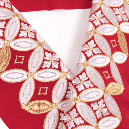 【4/18 20:00-★18thSALE & 10%OFF】刺繍半襟 赤地/七宝花菱文(白金刺繍) 半衿 洗える ポリエステル 訪問着用 婚礼用 礼装用 振袖用 成人式 卒業式 「衿秀」