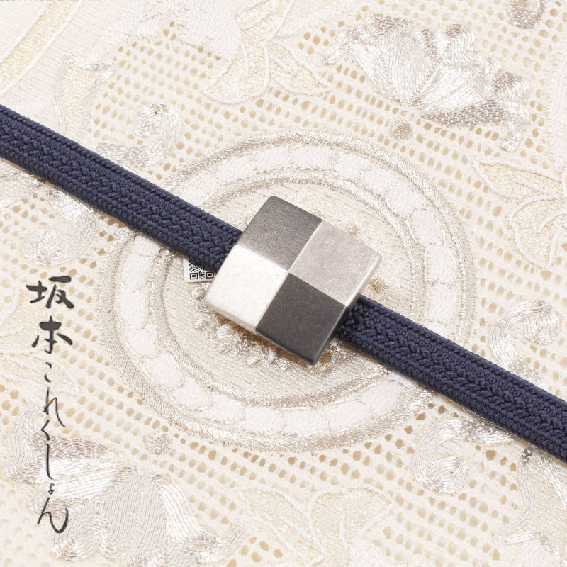 楽天市場】帯留【漆】蒔絵 『プラチナ箔市松』 プラチナ箔×いぶし銀箔