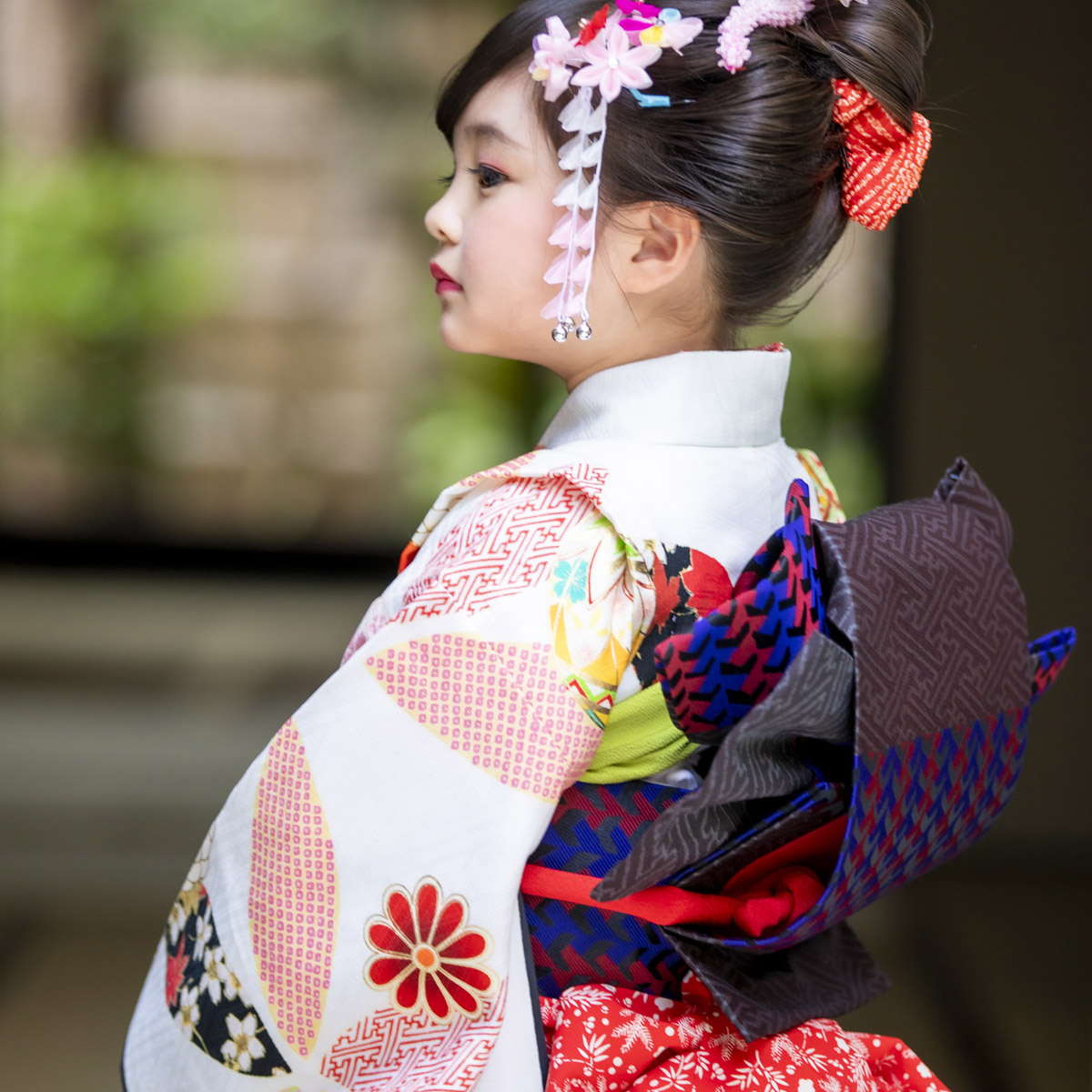 楽天市場 10 12月利用 753 七五三 着物 7歳 フルセット 女の子 レンタル N054 Haibara 白 文庫に毬七宝ねじ梅 四つ身 子供 お祝い着 正月 7歳 7才 きものレンタル レンタル 京都着物レンタル夢館