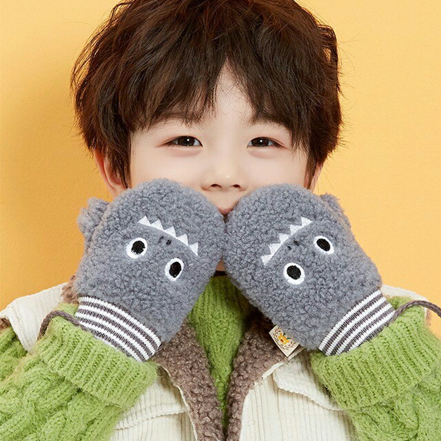 キッズ 手袋 男女兼用 男の子 女の子 子ども用 1から4歳 5から12歳 あったか手袋 子ども てぶくろ 防寒手袋 暖かい 子供 自転車 プレゼント 防風 冬小物 小学生 青 こども 赤 秋冬 かわいい 大好評です ジュニア 幼稚園 アウトドア 防寒 キッズ 手袋 男女兼用 男の子 女の子 子ども用 1から4歳 5から12歳 あったか手袋 子ども てぶくろ 防寒手袋 暖かい 子供 自転車 プレゼント 防風 冬小物 小学生 青 こども 赤 秋冬 かわいい 大好評です ジュニア 幼稚園 アウトドア 防寒