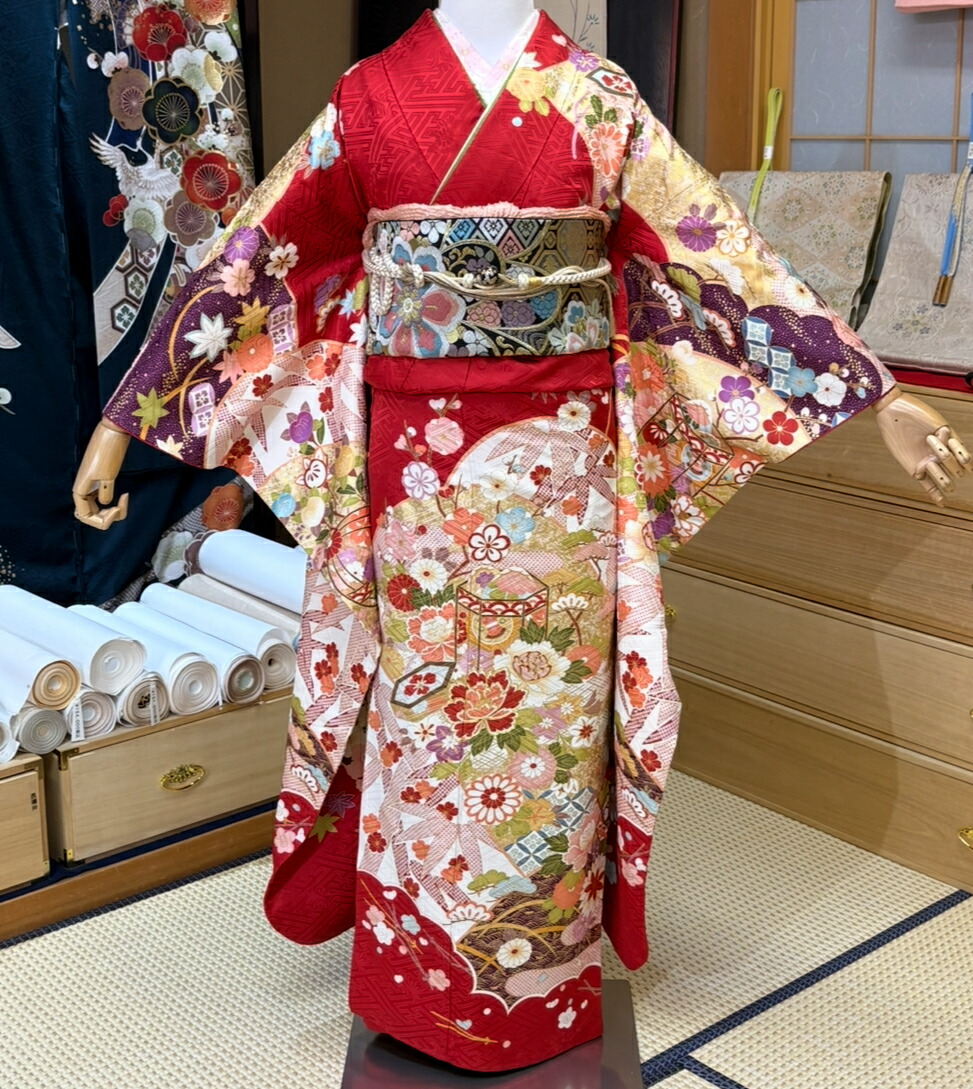 【賃借】《振袖仕掛ける賃借》36番 赤 名文 赤いこと 友禅 成年者式 御芽出度お呼ばれ 帯 帯締め 伊達衿 帯揚げ 草履 うしろ側 着付け小物
