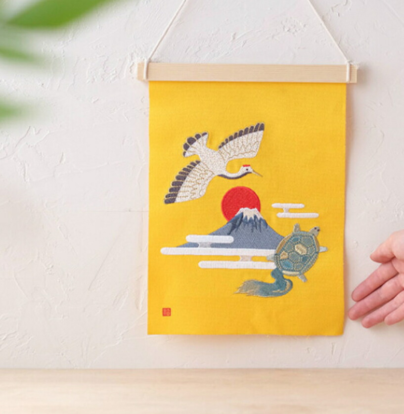 かすみ草★日本の伝統お正月タペストリー 富士山と鶴、亀、松竹梅 Amazon.co.jp: 日本画 久米涼山 松竹梅鶴亀（しょうちくばい） F8 慶祝