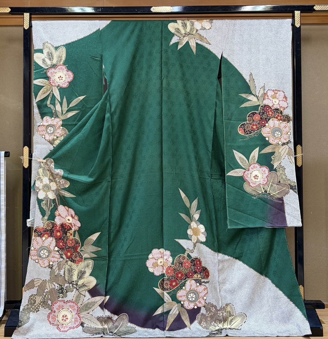 【賃借】《kimono5298 振袖賃借》No.80 緑 絞り 清楚 御前上等お召しもの 愛くるしげ 名文 京都  友禅 成年者式 御芽出度お呼ばれ 川･河 朝ドラ 振袖  kimono5298 正絹 袴 卒式
