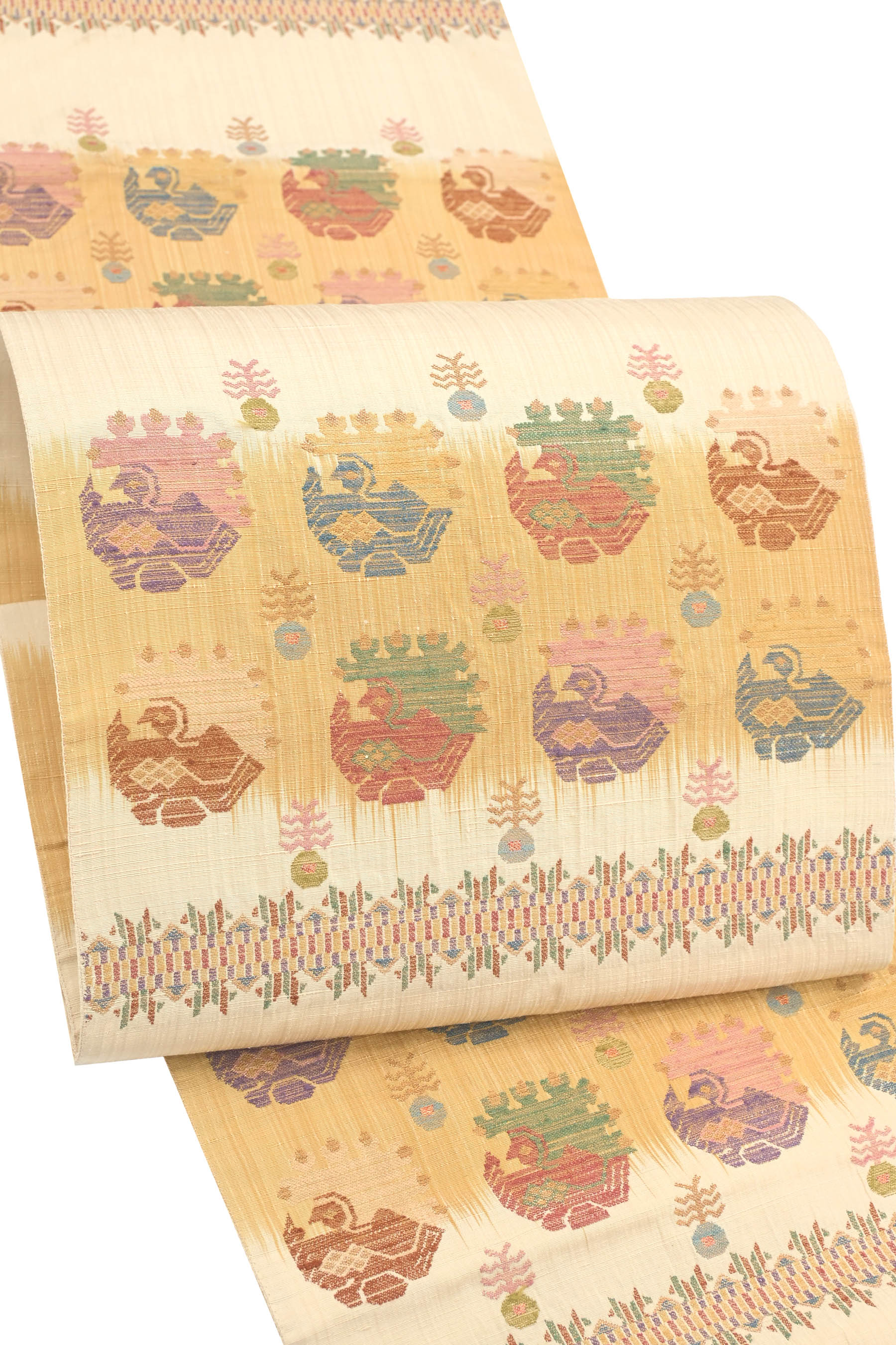 【芸術帯地 洛風林】 特選芸術袋帯 ≪御仕立てもの売り上げ高・中古美品≫ 「クジャク段文」 芸術味溢れる織の肌目… 心地よい一こまにお薦め！