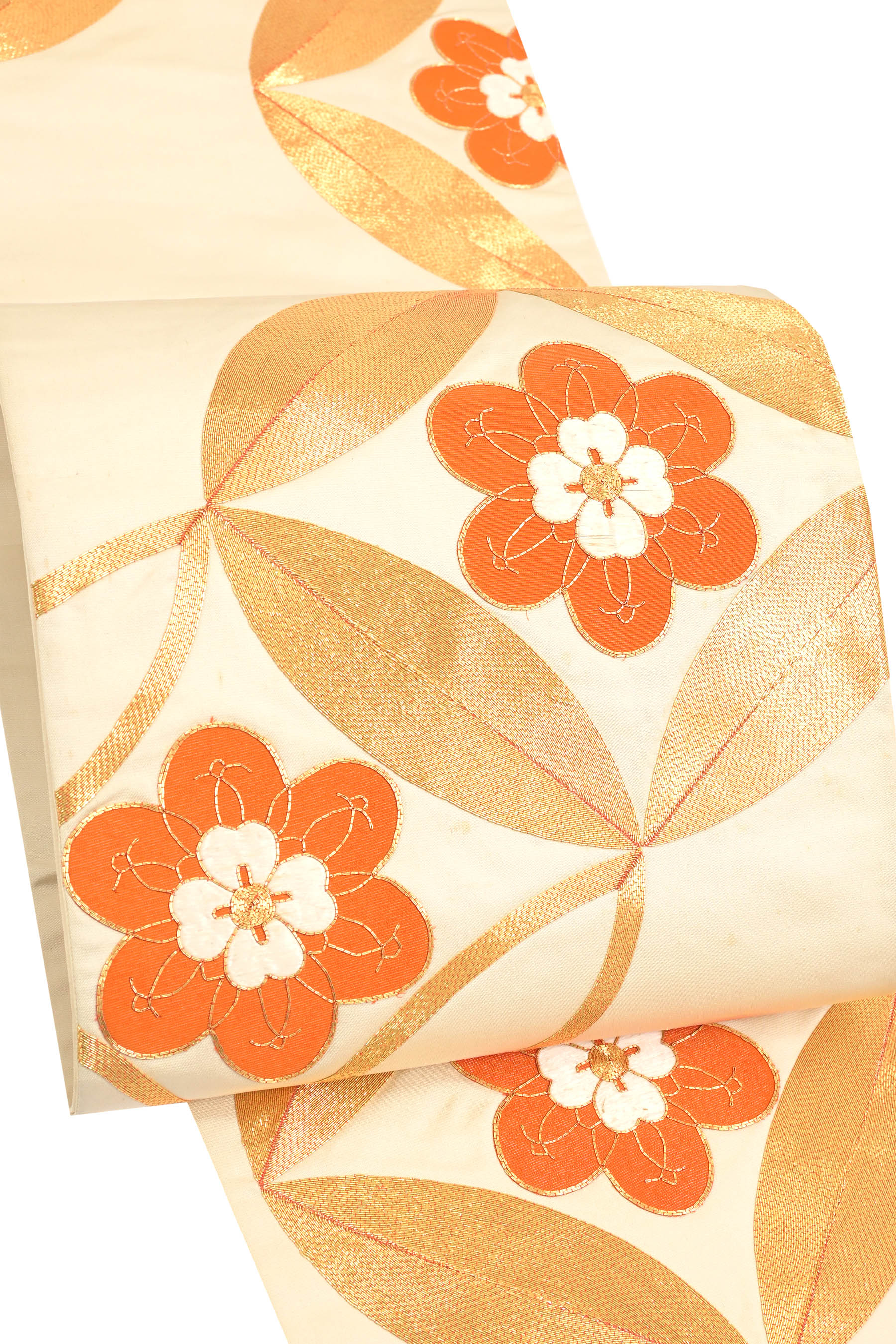 正絹金駒刺しゅう袋帯 ≪御仕立てもの売り上げ金・中古品≫ 「七宝花紋」 今ではなかなかございません。 折り目正しいな手仕事の気づかわしさ！ 着付けの読み合わせるやお読み合わせるにどうぞ！