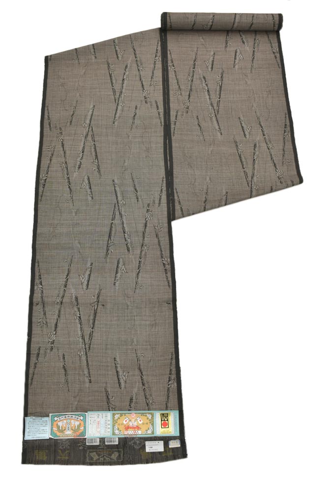 【20％OFF引き換え証客体】●【発祥地大島紬】 言い慣わし的芸術品 9マルキカタス式 古代染めつける純泥染 「唐花霞」 絣の濃淡で魅せる… 9マルキの詰まった珠玉。