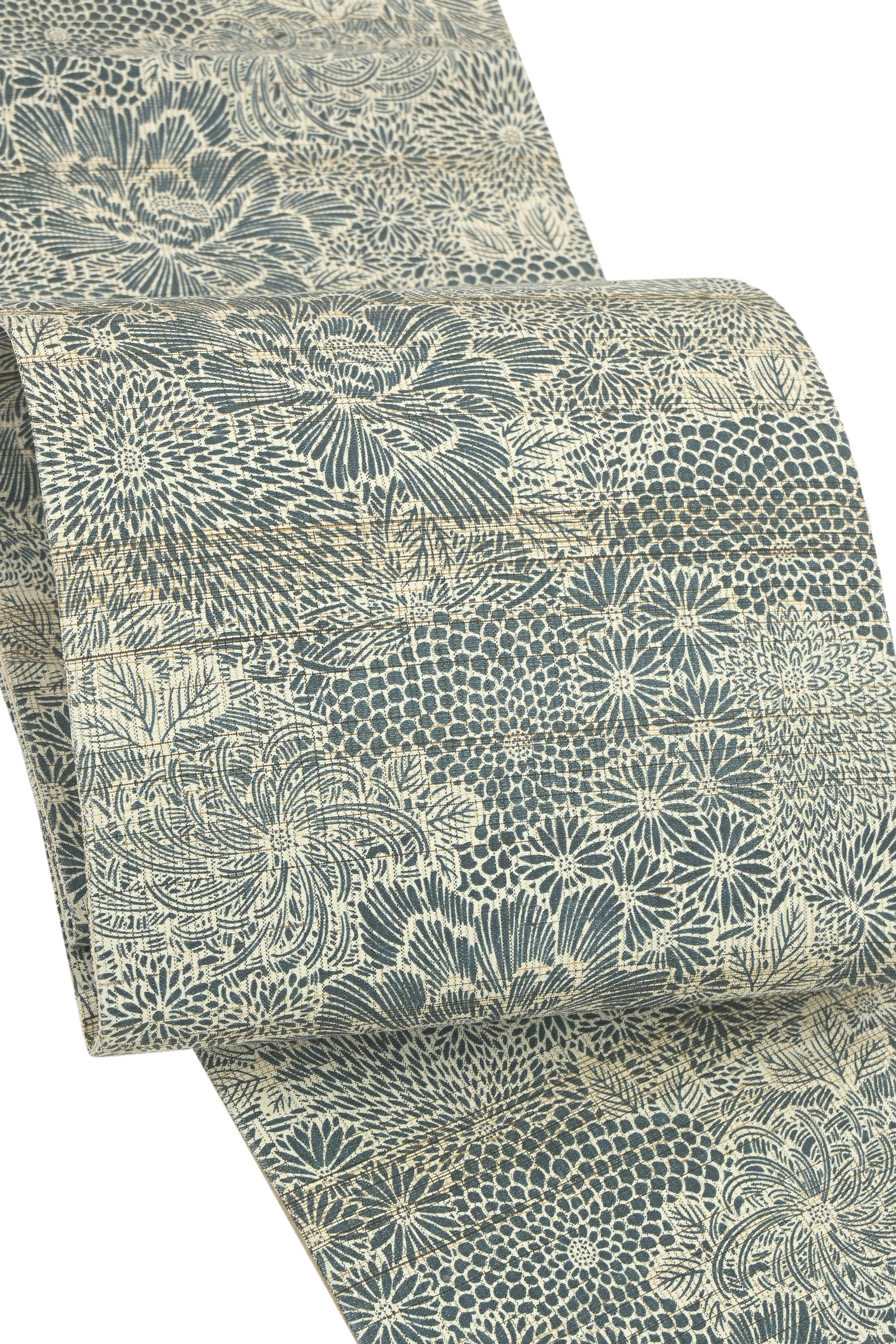 特選全通袋帯 古代伊勢型軍用地図 藍染 ≪御仕立てもの売り上げ金・中古美品≫ 「菊名取り草寄」 柔らかいさと力強さの共在！ 伊勢型の味い！