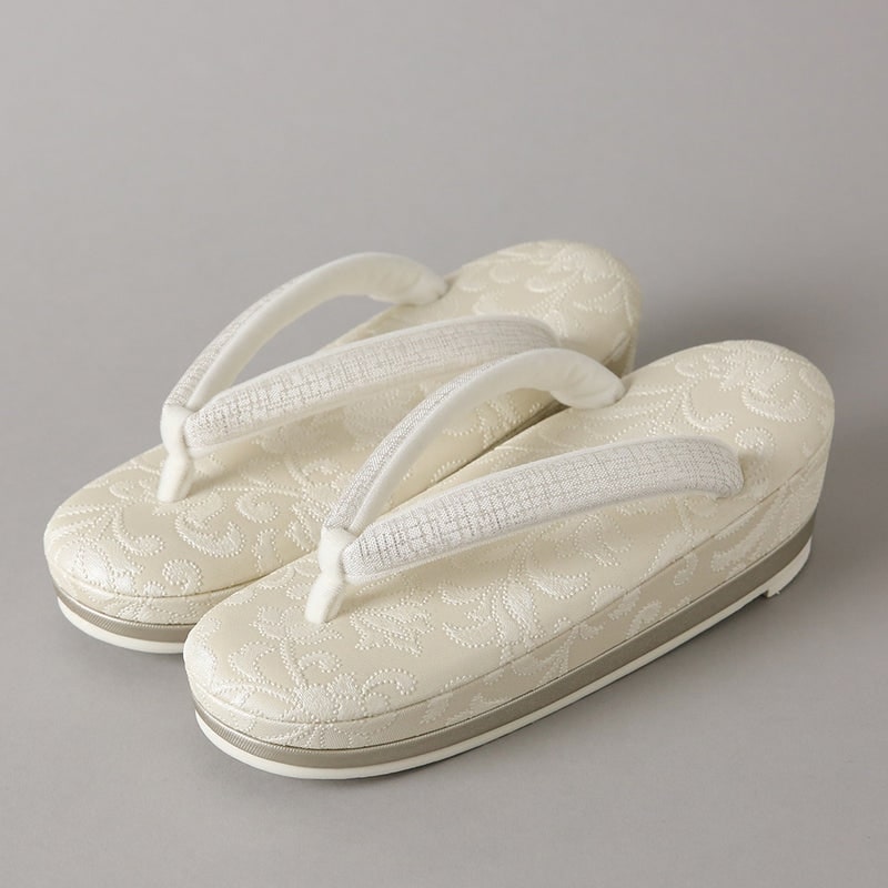 【岩佐-IWASA-】 ＜置き目取りまわし品＞ 草履 「花唐草・象牙色」 L大きさ23.5～24.5糎