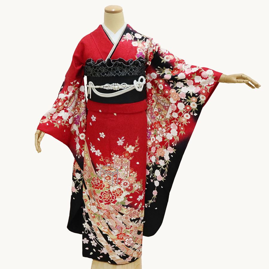 【レンタル】 着物 振袖レンタル 成人式用 一式フルセット 正絹 黒 身長153-164cm 1月 2027年 安い ネット 女性 和装 衣装 高級 呉服屋 赤 黒 ぼかし 貝桶 熨斗 桜 牡丹 吉祥文様 可愛い 華やか NR-101 全国配送 宅配レンタル 通販 お洒落 古典 モダン｜きもの京香