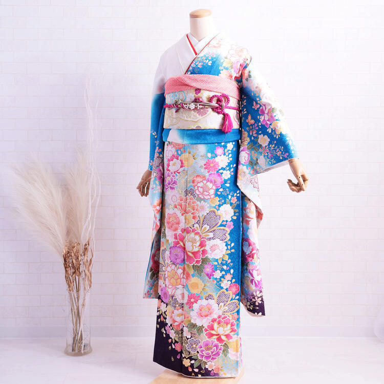 【レンタル】 着物 振袖レンタル 成人式用 一式フルセット 身長151-159cm 1月 2027年 正絹 水色 白 青 安い ネット 高級 呉服屋 貸衣裳 格安 フルセット 新作 新柄 牡丹 薔薇 NR-220 全国配送 宅配レンタル 通販 レトロ モダン おしゃれ 可愛い