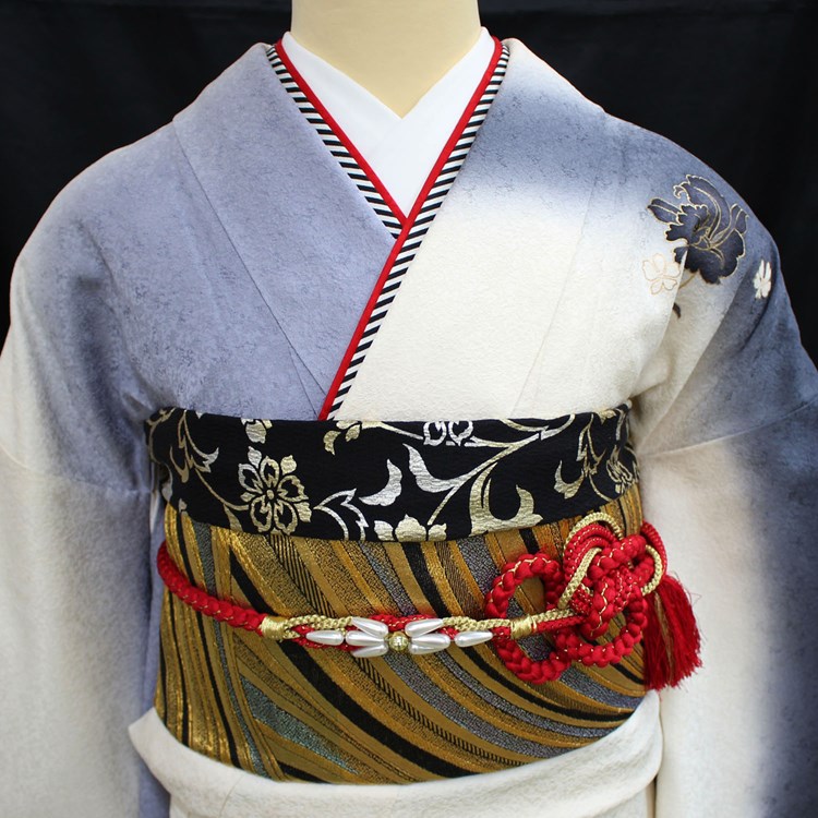 激安商品 の成人式の振袖に ゴールドの花柄の正絹帯揚げです 正絹 帯揚げ 高級 振袖用 赤 黒 白 金 かわいい 安い ゴールド 成人式 花 かっこいい 大人っぽい カッコいい ギャル レッド ブラック ホワイト モダン ちりめん 縮緬 生地 個性的 かわいい モダン 現代風 激安商品 の成人式の振袖に ゴールドの花柄の正絹帯揚げです 正絹 帯揚げ 高級 振袖用 赤 黒 白 金 かわいい 安い ゴールド 成人式 花 かっこいい 大人っぽい カッコいい ギャル レッド ブラック ホワイト モダン ちりめん 縮緬 生地 個性的 かわいい モダン 現代風